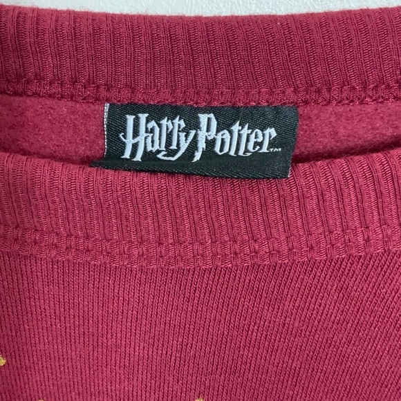 Harry Potter sweatshirt burgundy gold metallic Trouble Finds Me scoop neck soft - Picture 5 of 6